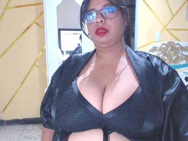 Alicebigboobs webcam
