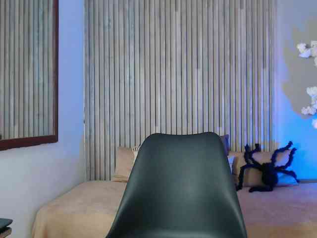 Michellee-20 webcam