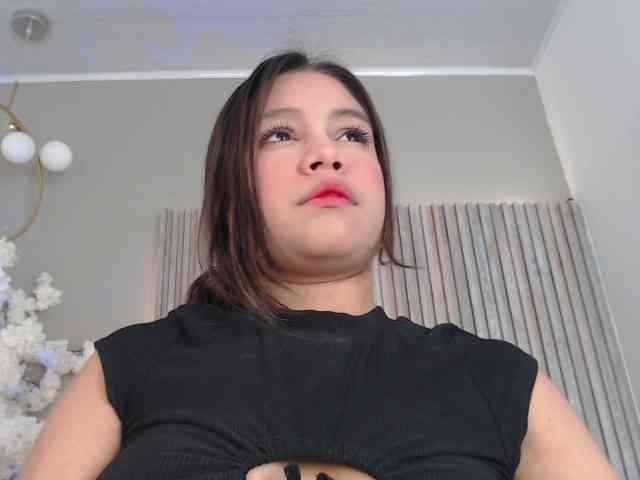 Michellee-20 webcam