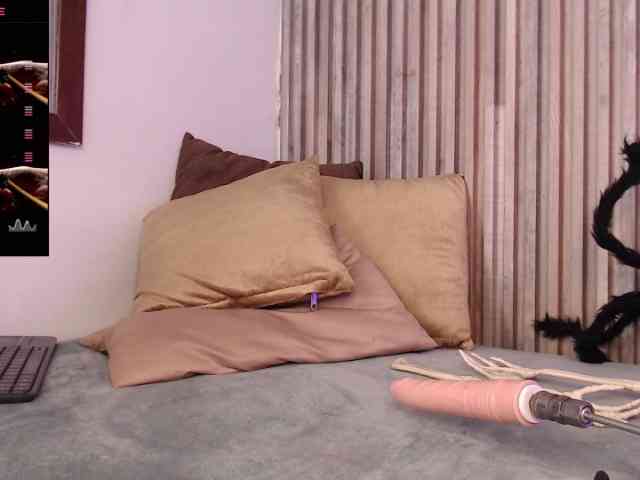 Michellee-20 webcam