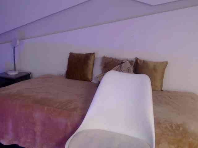Michellee-20 webcam