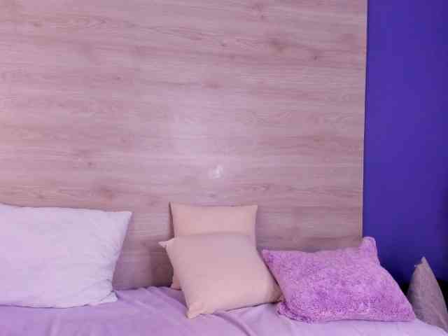 Michellee-20 webcam