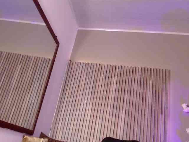 Michellee-20 webcam