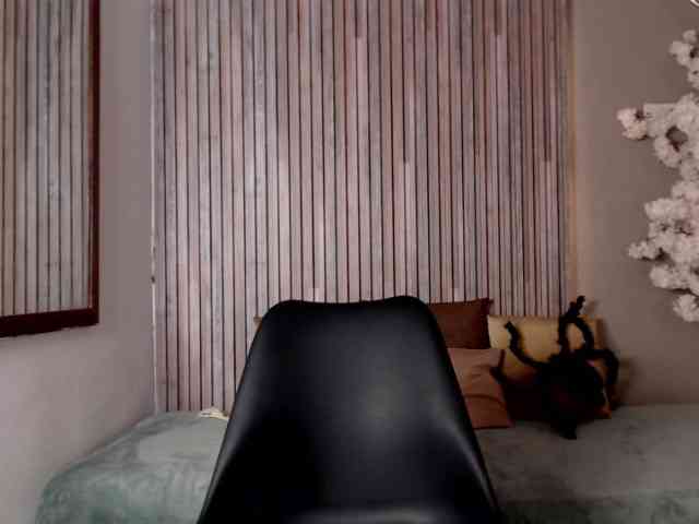 Michellee-20 webcam