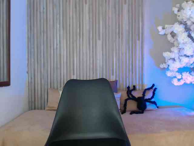 Michellee-20 webcam