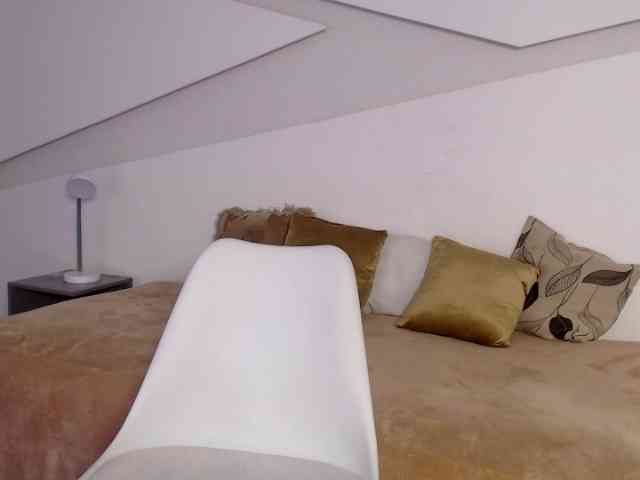 Michellee-20 webcam