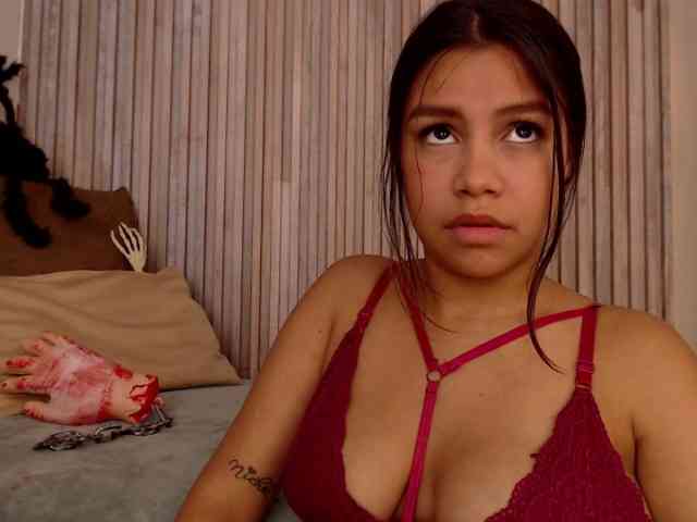 Michellee-20 webcam
