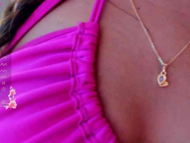 Michellee-20 webcam