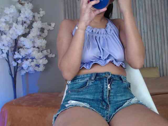 Michellee-20 webcam