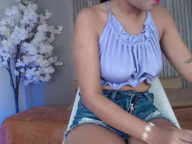 Michellee-20 webcam