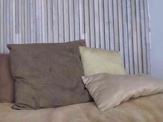 Michellee-20 webcam