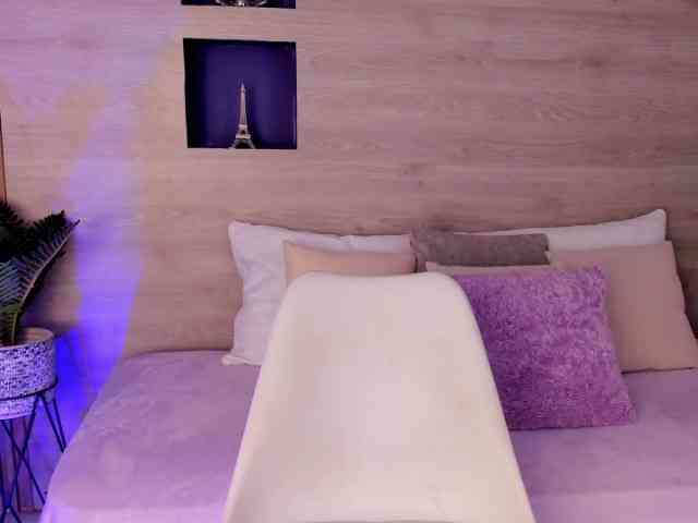 Michellee-20 webcam