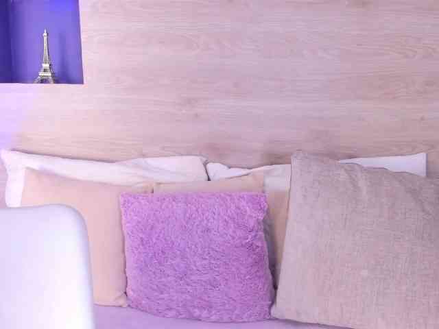 Michellee-20 webcam