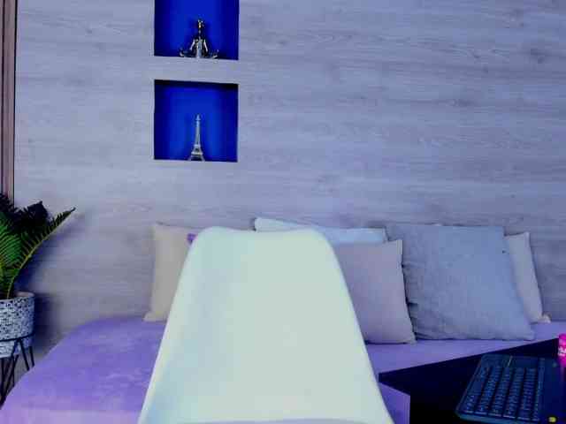 Michellee-20 webcam