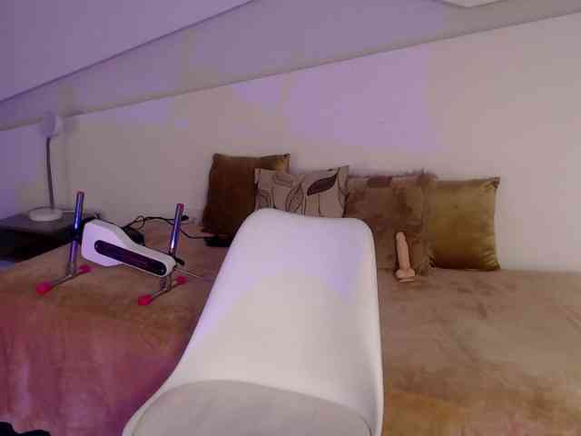 Michellee-20 webcam