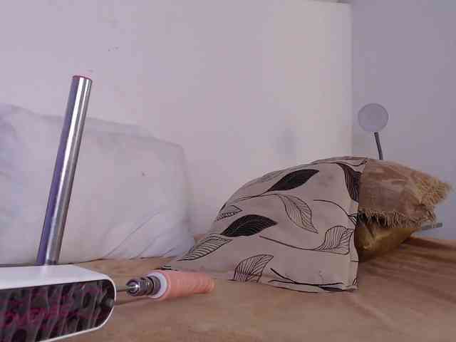 Michellee-20 webcam