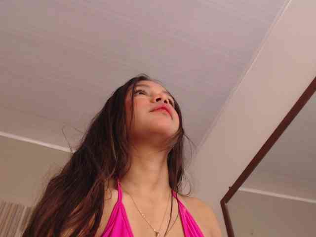 Michellee-20 webcam