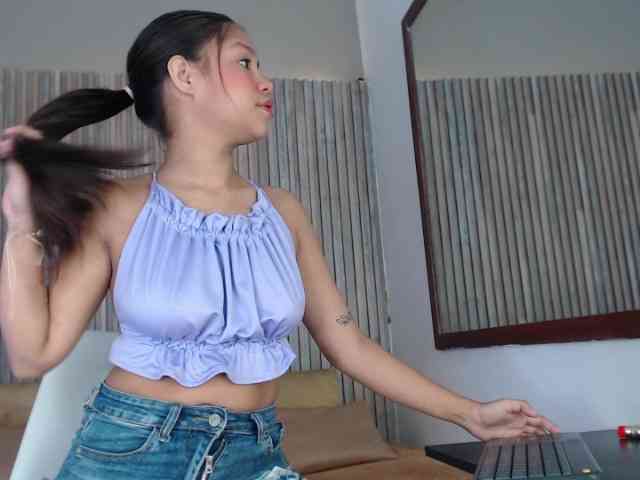 Michellee-20 webcam