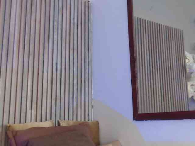 Michellee-20 webcam