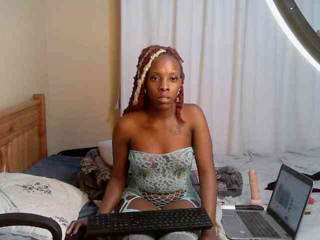 real webcam Petite-Eriee