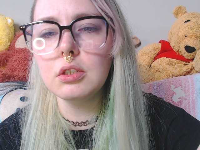 Cherribomb29 Live Cam on BongaCams