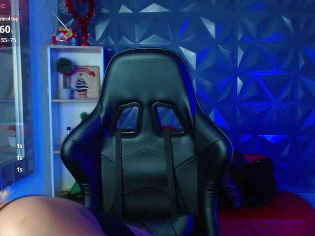 Adelle32 webcam