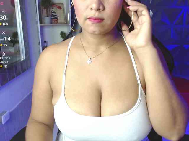 Adelle32 webcam