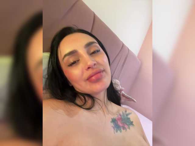 AprilRosse's BongaCams show and profile