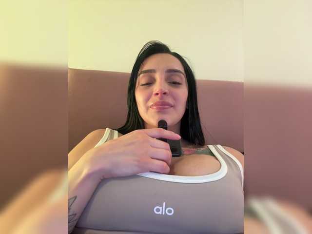 AprilRosse's BongaCams show and profile