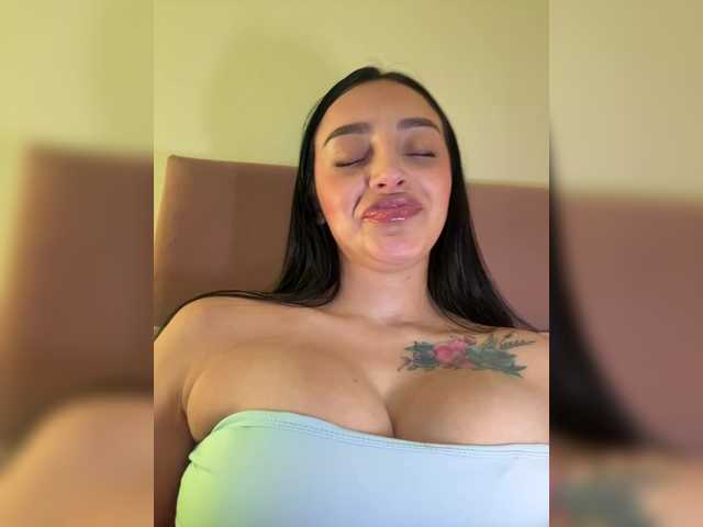 AprilRosse's BongaCams show and profile