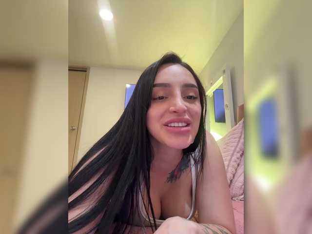 AprilRosse's BongaCams show and profile