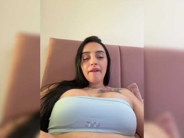 AprilRosse's BongaCams show and profile