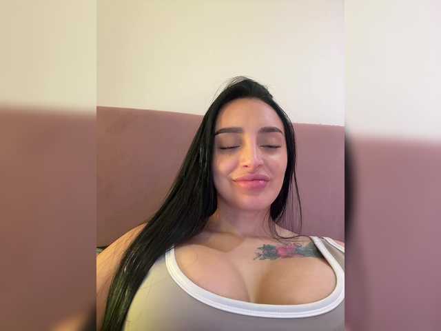 AprilRosse's BongaCams show and profile