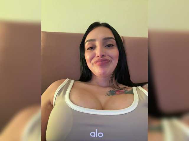 AprilRosse's BongaCams show and profile