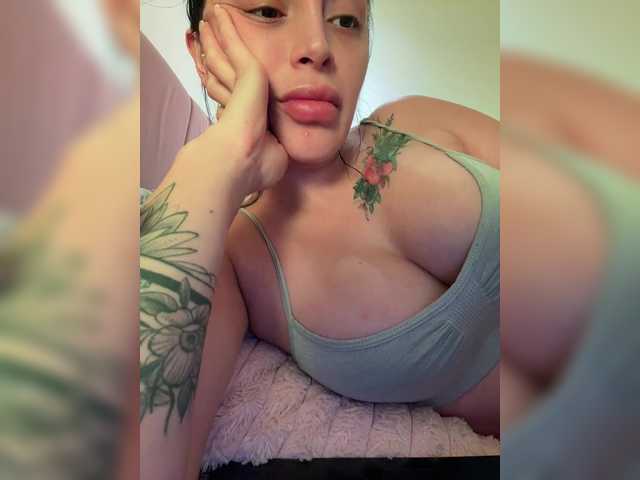 AprilRosse's BongaCams show and profile