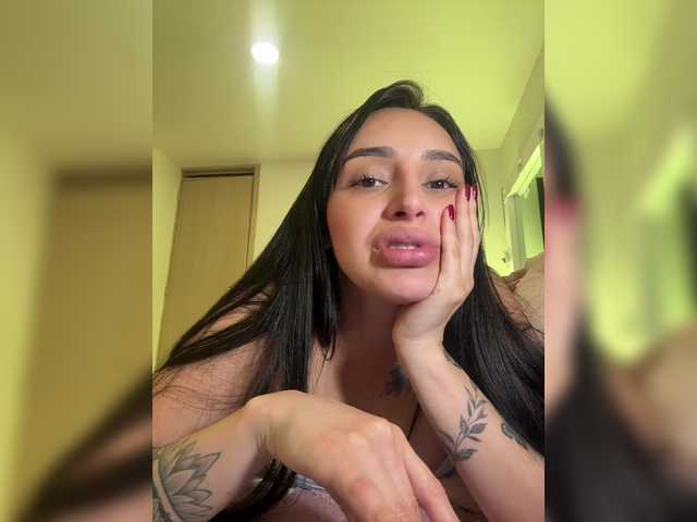 AprilRosse's BongaCams show and profile