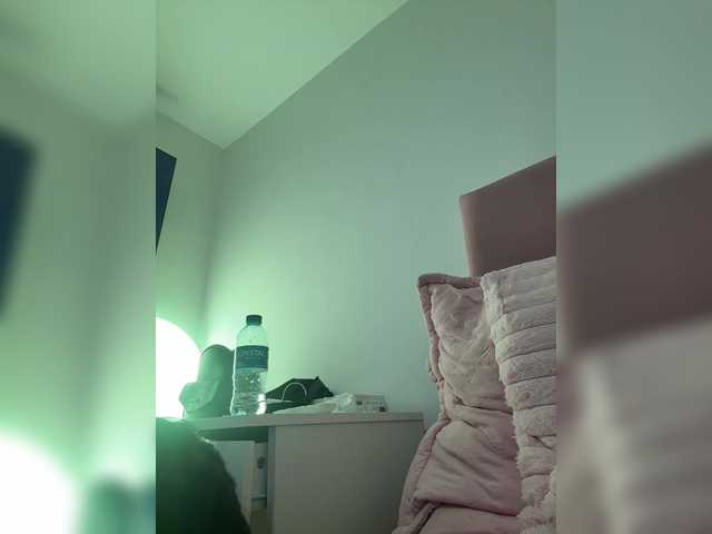 AprilRosse's BongaCams show and profile