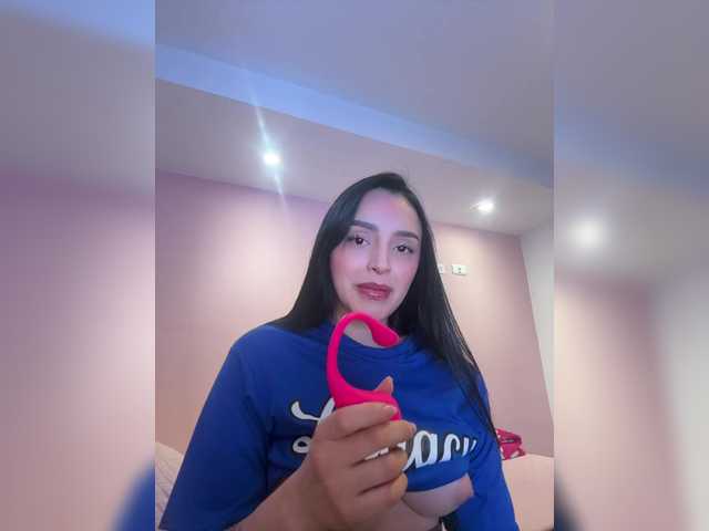 AprilRosse's BongaCams show and profile