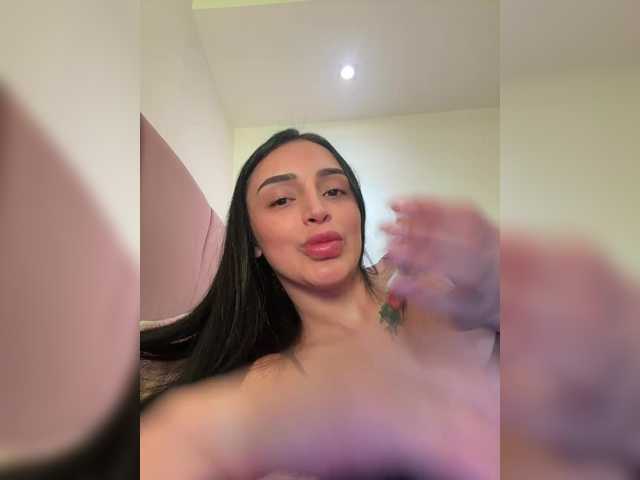 AprilRosse's BongaCams show and profile