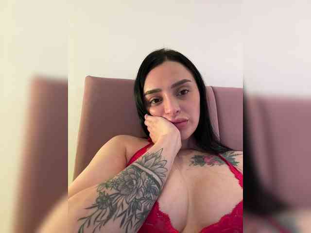 AprilRosse webcam