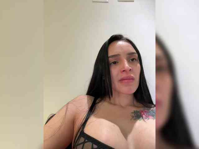 AprilRosse webcam
