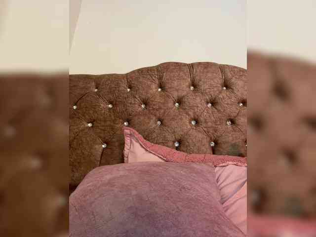 AprilRosse webcam