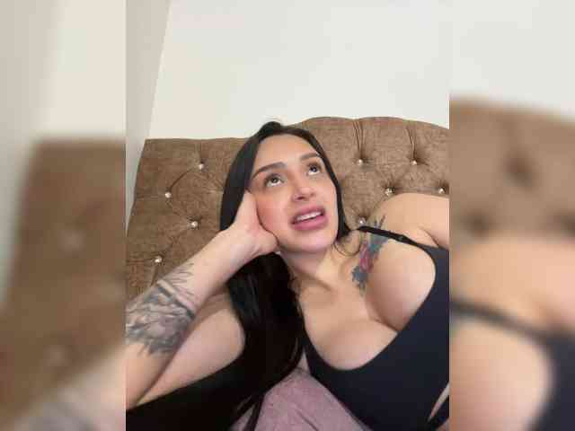 AprilRosse webcam