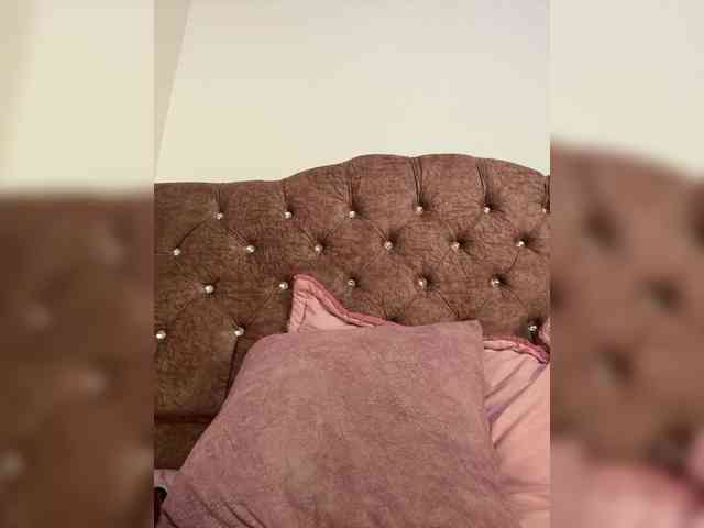 AprilRosse webcam