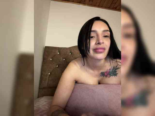 AprilRosse webcam