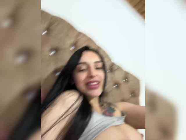 AprilRosse webcam