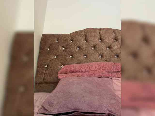 AprilRosse webcam