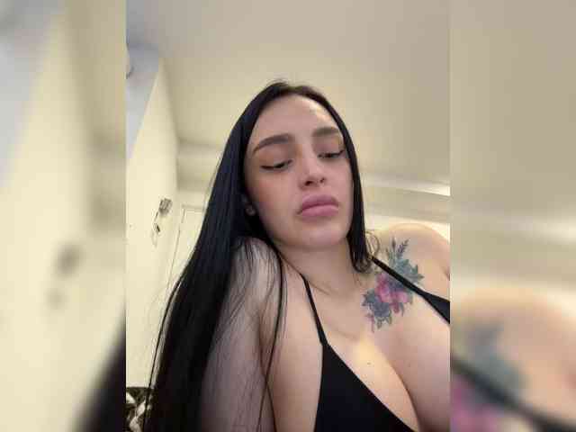 AprilRosse webcam