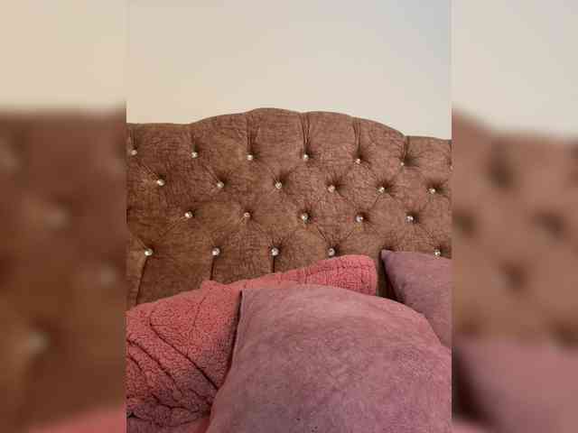 AprilRosse webcam