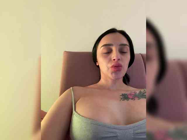 AprilRosse webcam